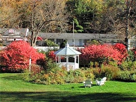 1896 House Country Inn & Motels