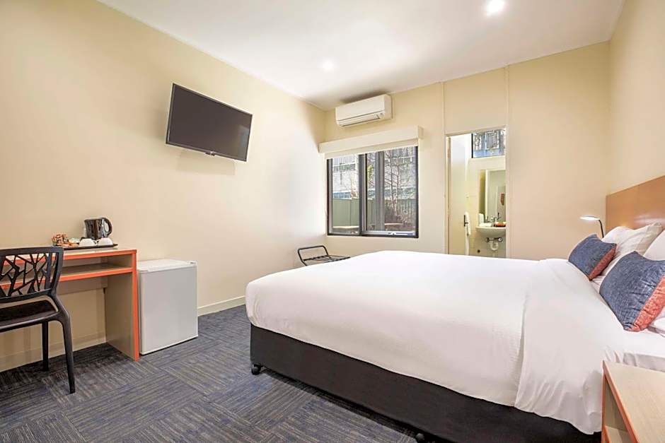 Nightcap at High Flyer Hotel