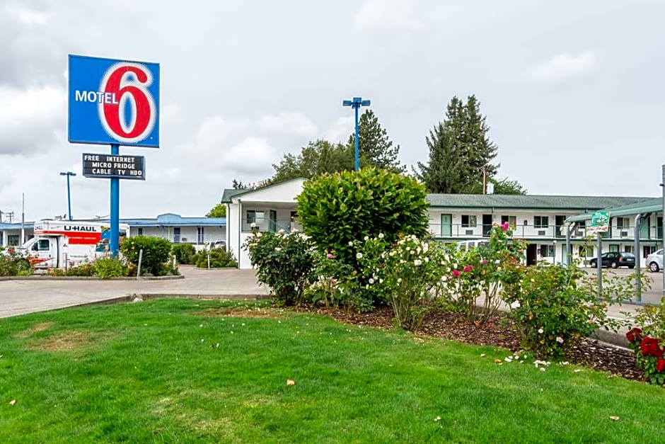 Motel 6 Albany, OR