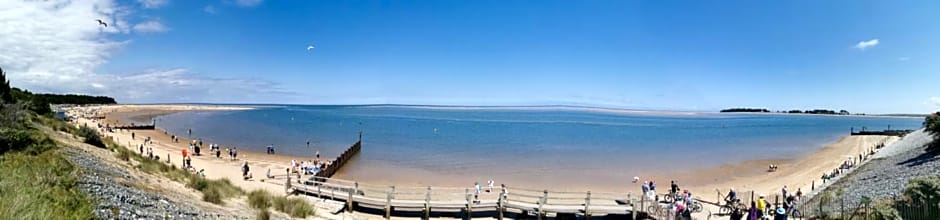 AnchorageWells Entire Cottage OR a King Ensuite on Room Only