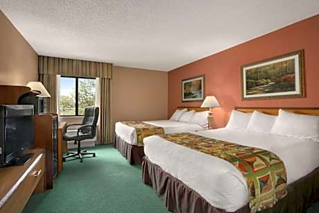 2 Queen Beds Deluxe Room Non-Smoking