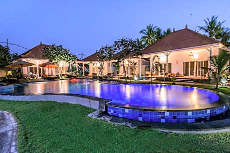 Sanghyang Bay Villas