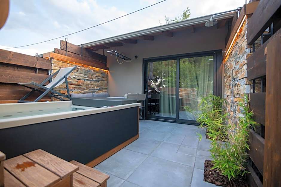 Sylvia Camping & Luxury Suites, Panel Hospitality Homes & Villas