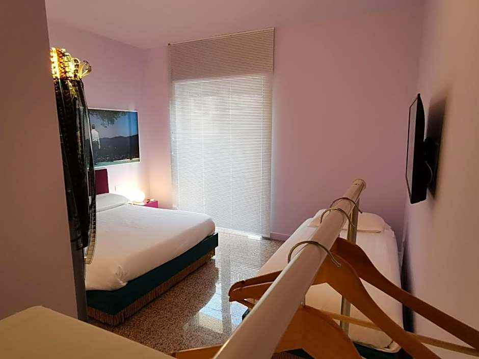 Red Carpet rooms
