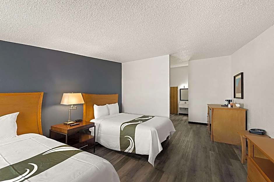 Quality Inn & Suites near I-480 and I-29
