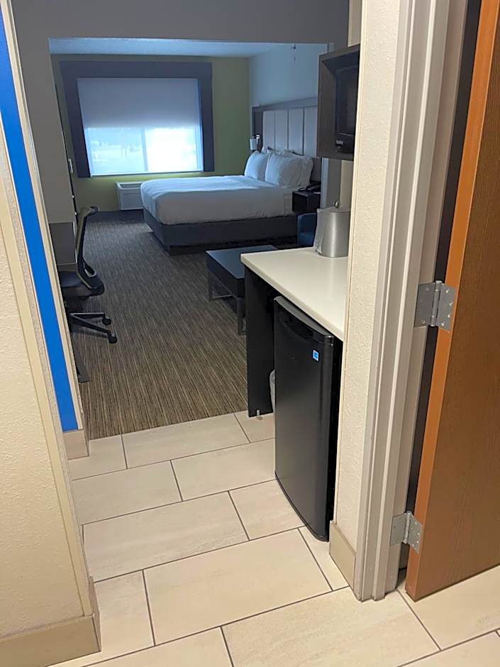 Holiday Inn Express Hotel & Suites Las Vegas By IHG