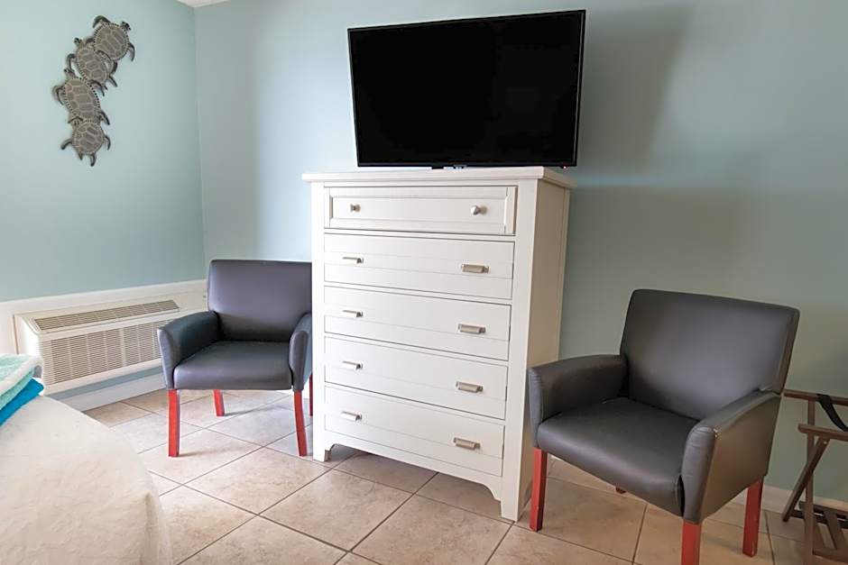 Oceanfront Litchfield Inn