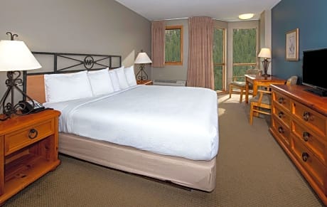 1 King Bed, Nonsmoking