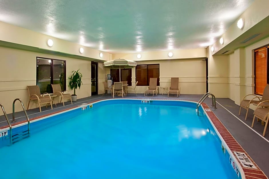 Baymont Inn & Suites Merrillville