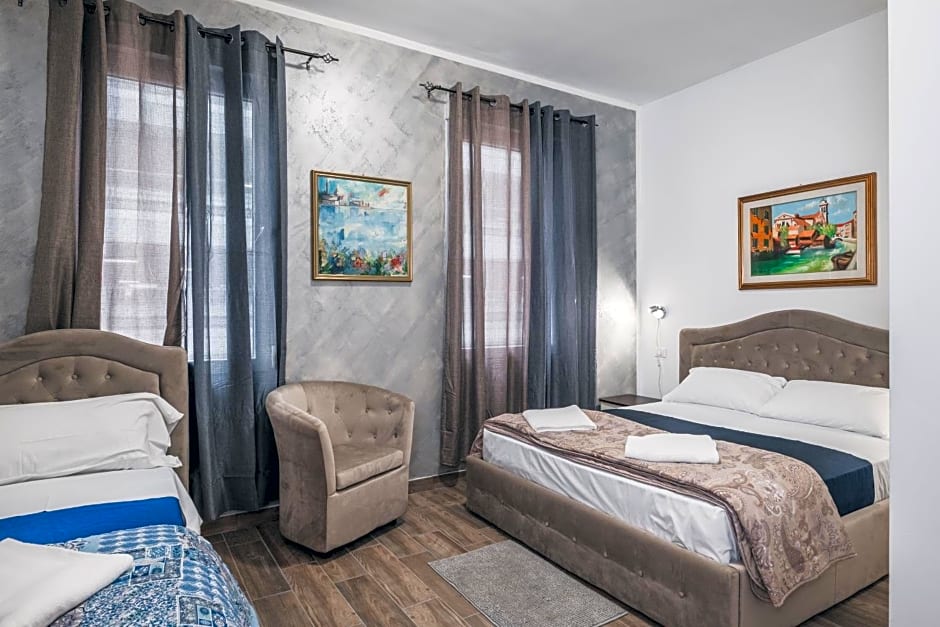 Bulldog Station Apartments with private WC, AC, TV