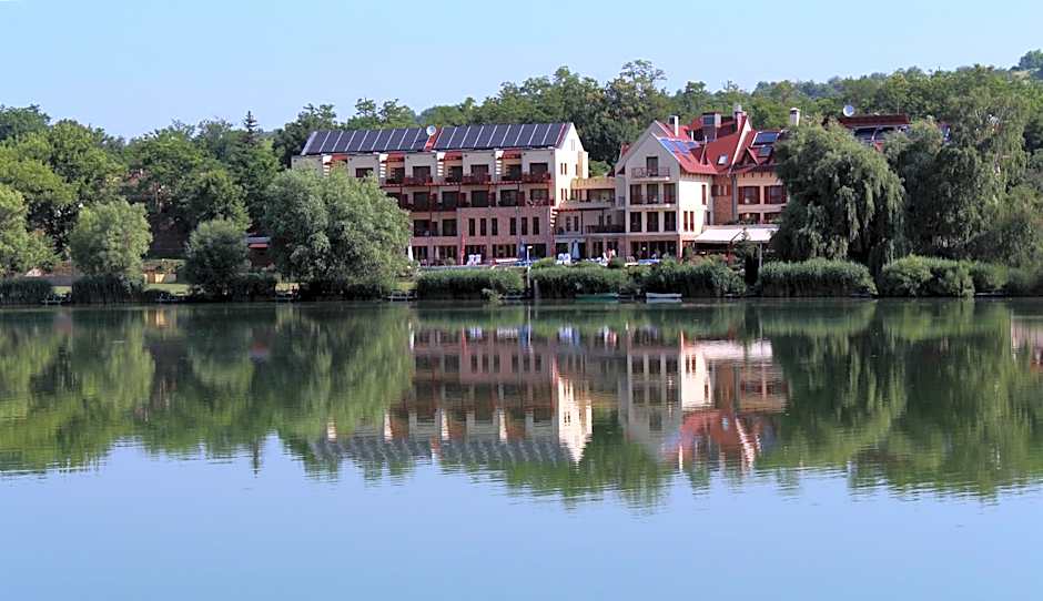 Tó Wellness Hotel