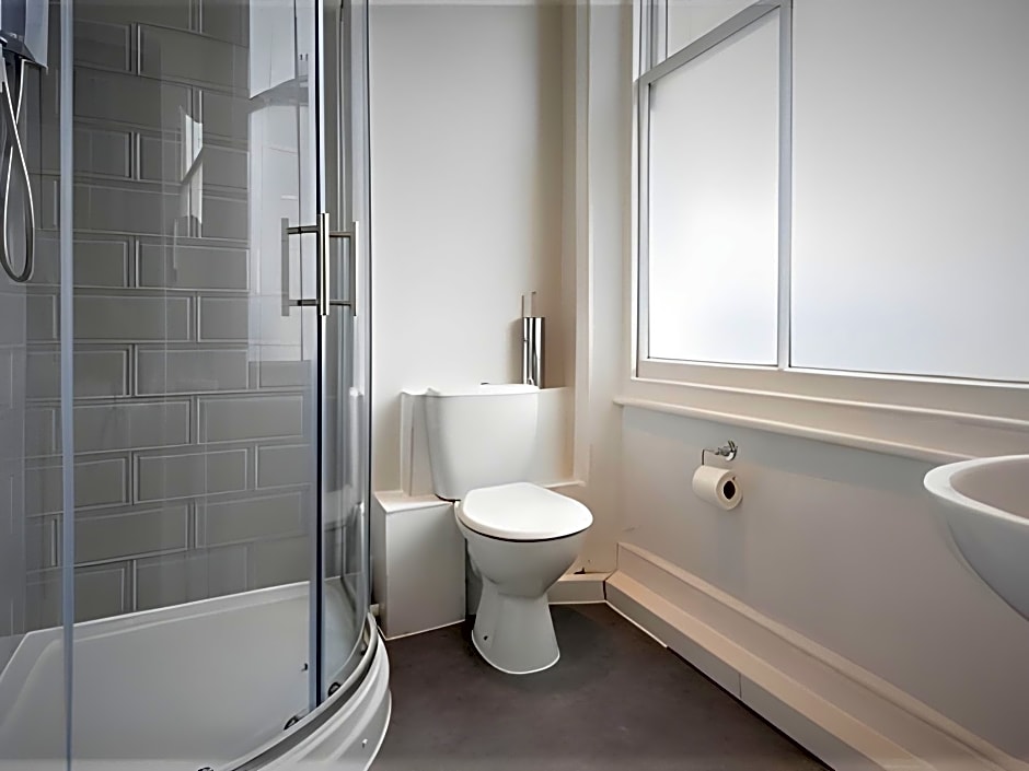 Summerfield Pub & Boutique Rooms