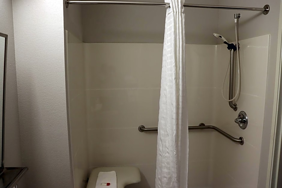 Microtel Inn & Suites by Wyndham Columbus/Near Fort Moore