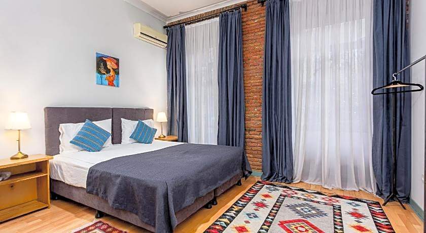 Ethnograph Old Tbilisi Hotel