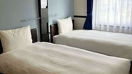 Toyoko Inn Shin takaoka eki Shinkansen Minami guchi