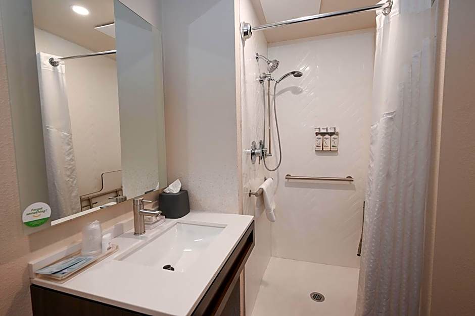 Holiday Inn Cleveland-Mayfield Hotel By IHG