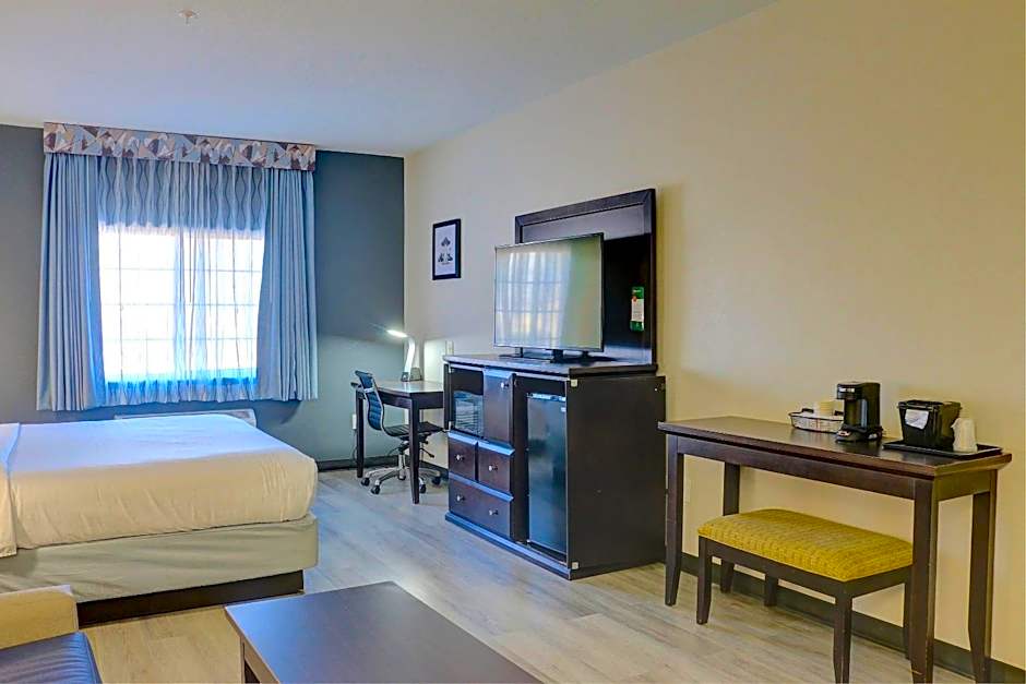 Quality Inn & Suites Roswell North
