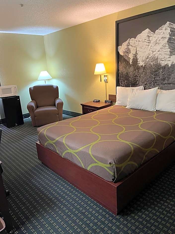 Super 8 by Wyndham Trinidad