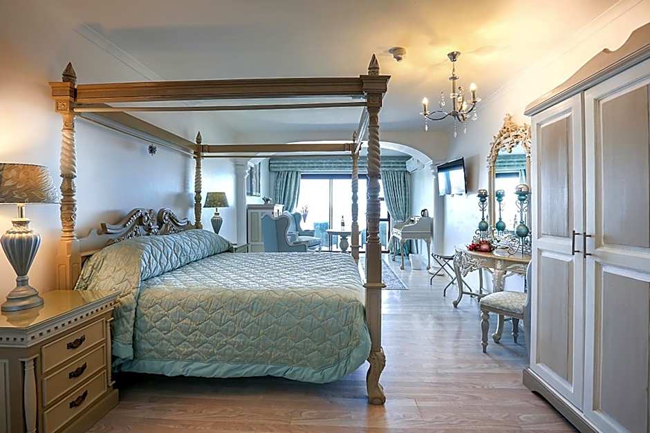 Misty Waves Boutique Hotel
