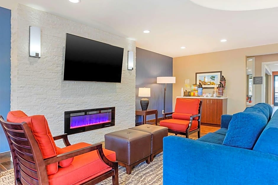 Comfort Inn & Suites Near Ontario Airport