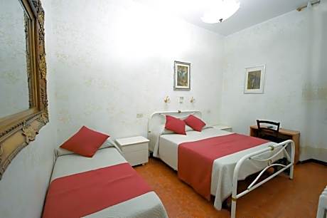 Triple Room with Private Bathroom