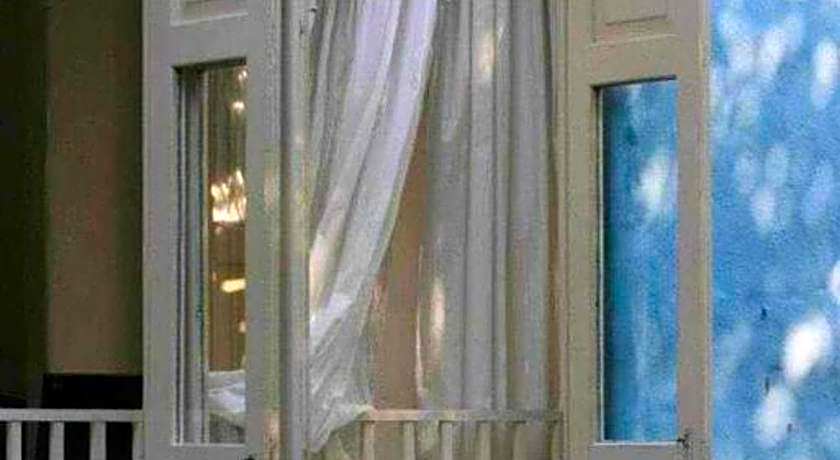 Brassiere Beach Hotel