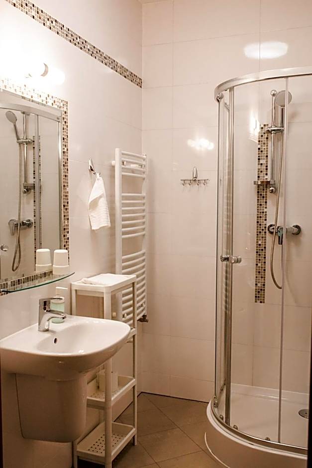 Zamkowa, Pokoje Gościnne