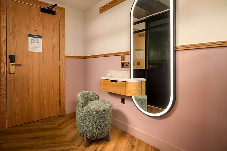 Carlton George Hotel