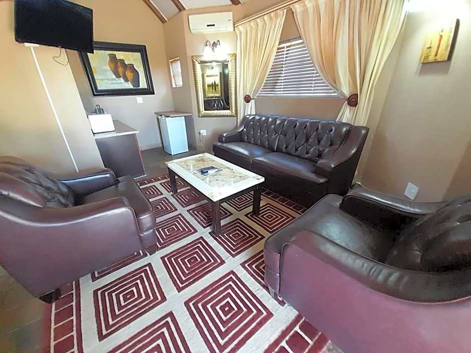 Gaggle Inn Guest Lodge