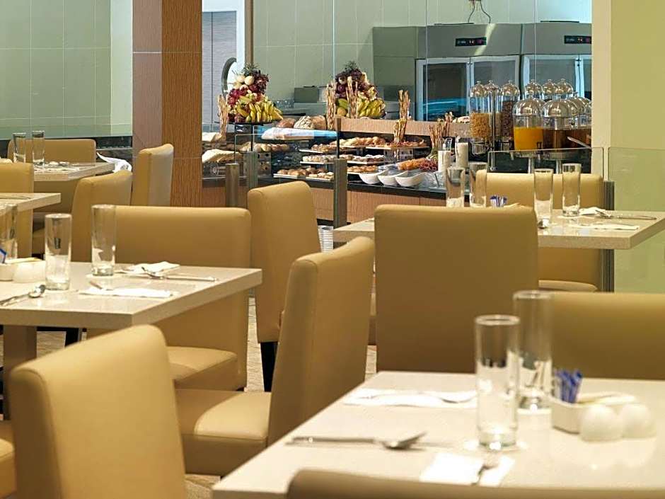 Sama-Sama Express KLIA Terminal 2 - Airside Transit Hotel
