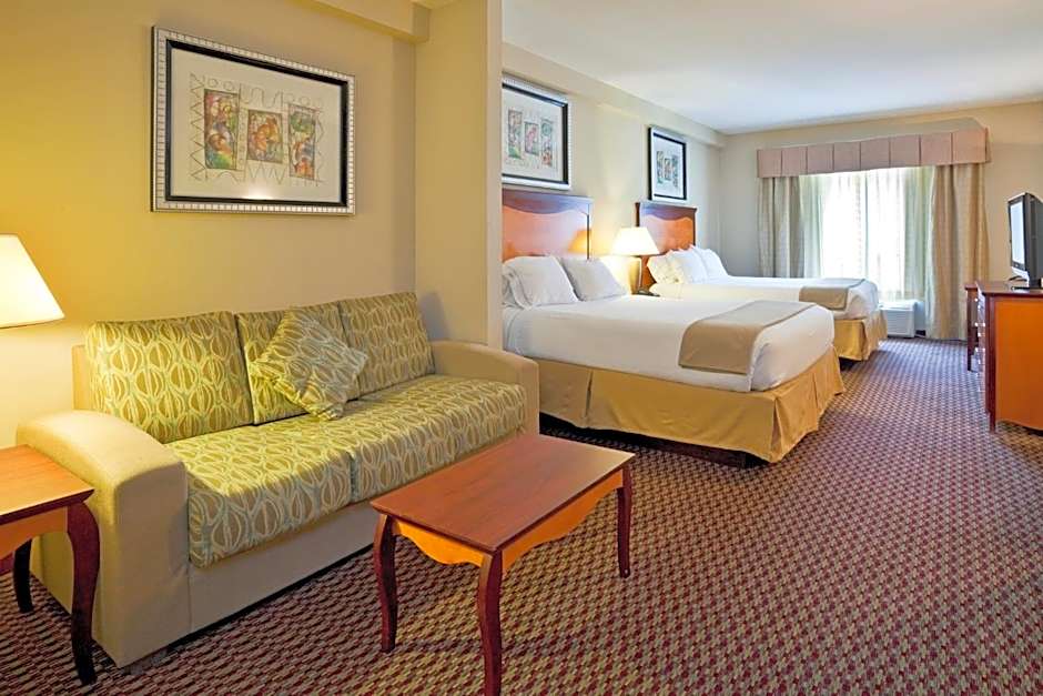 Holiday Inn Express Hotel & Suites Birmingham - Inverness 280 By IHG