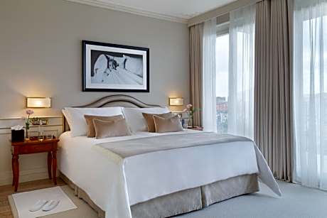 Deluxe Double or Twin Room with Balcony