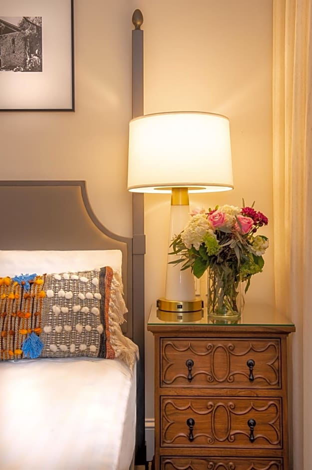 Hotel E