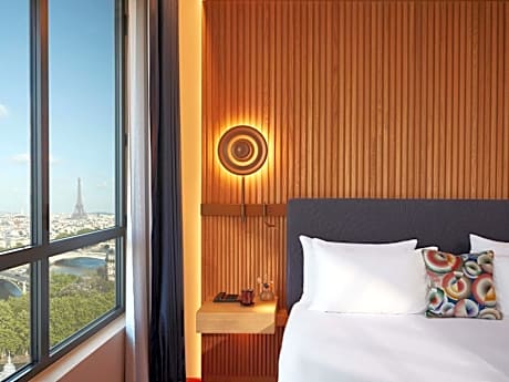 Iconic Paris Skyline room - River Seine and Eiffel Tower view