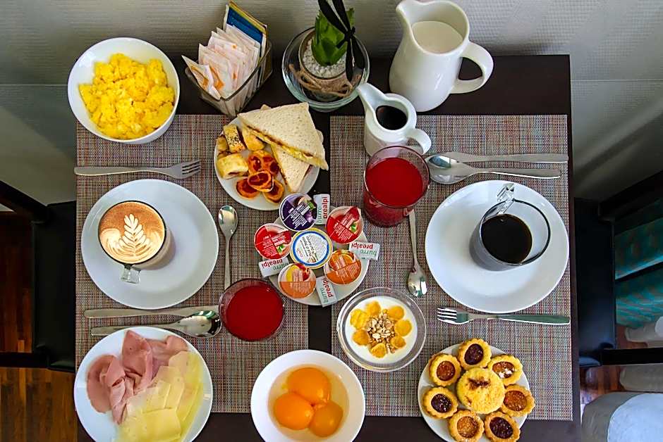 Merulana Inn Guest House