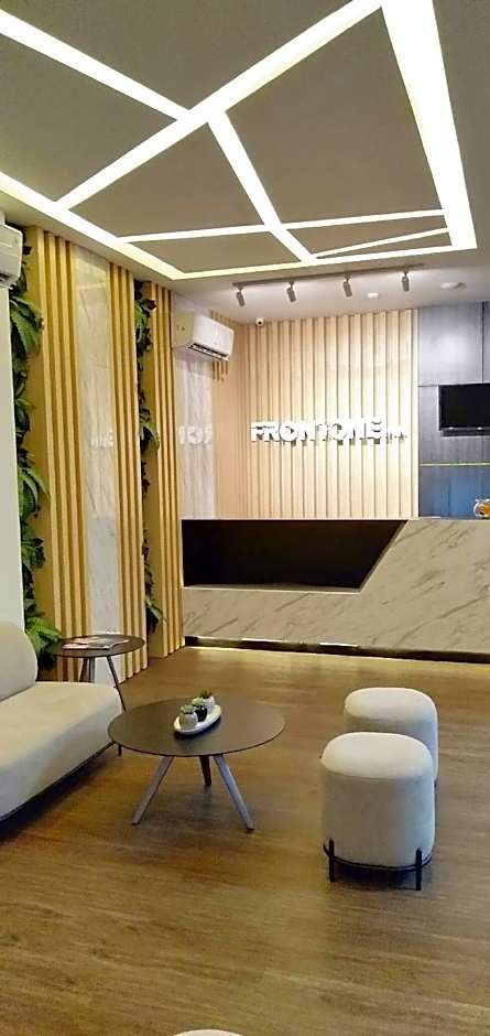 Front One Inn Kediri