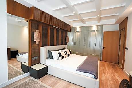 Deluxe Quadruple Room