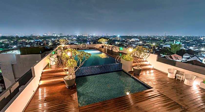 Ascent Hotel & Cafe Malang