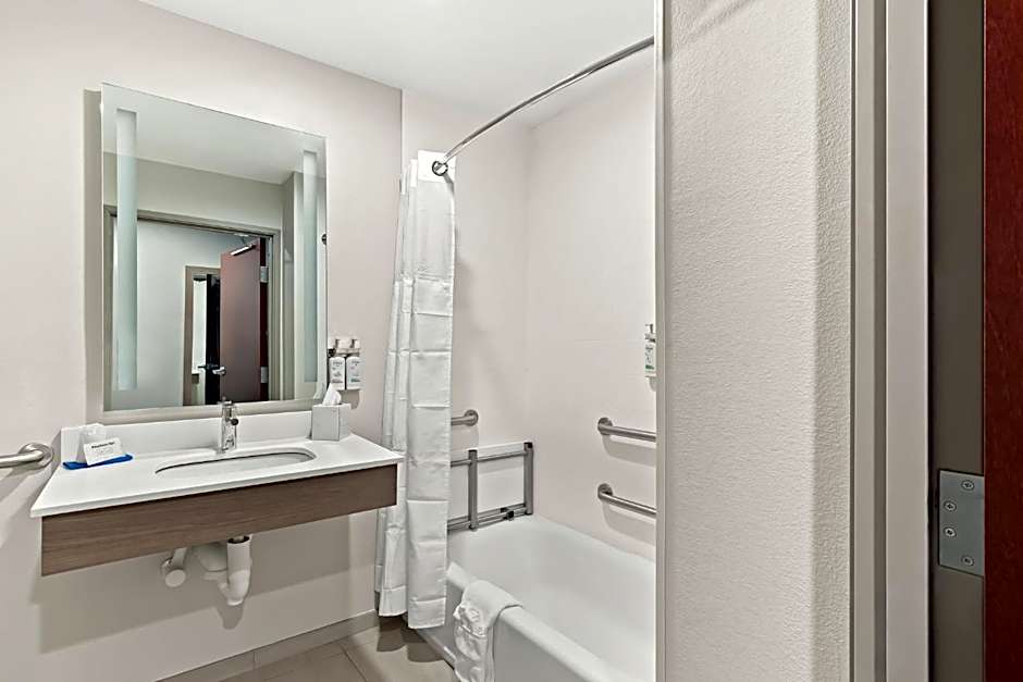 Holiday Inn Express & Suites Perry By IHG
