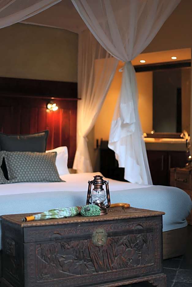 Ivory Wilderness River Rock Lodge