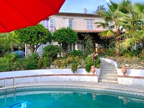 SUITE ROMANTIQUE et CHAMBRE BAROQUE à St Paul de Vence