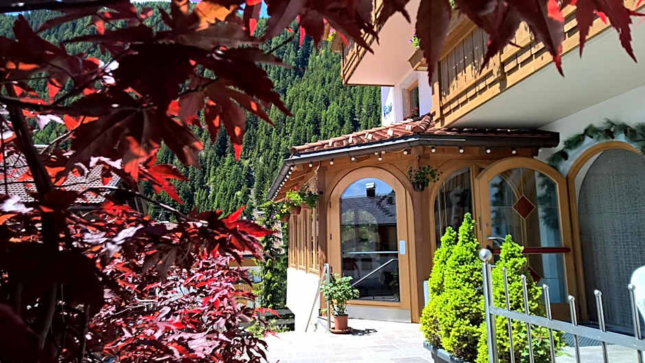 B&B Hotel Alpenrose Rooms & Apartments