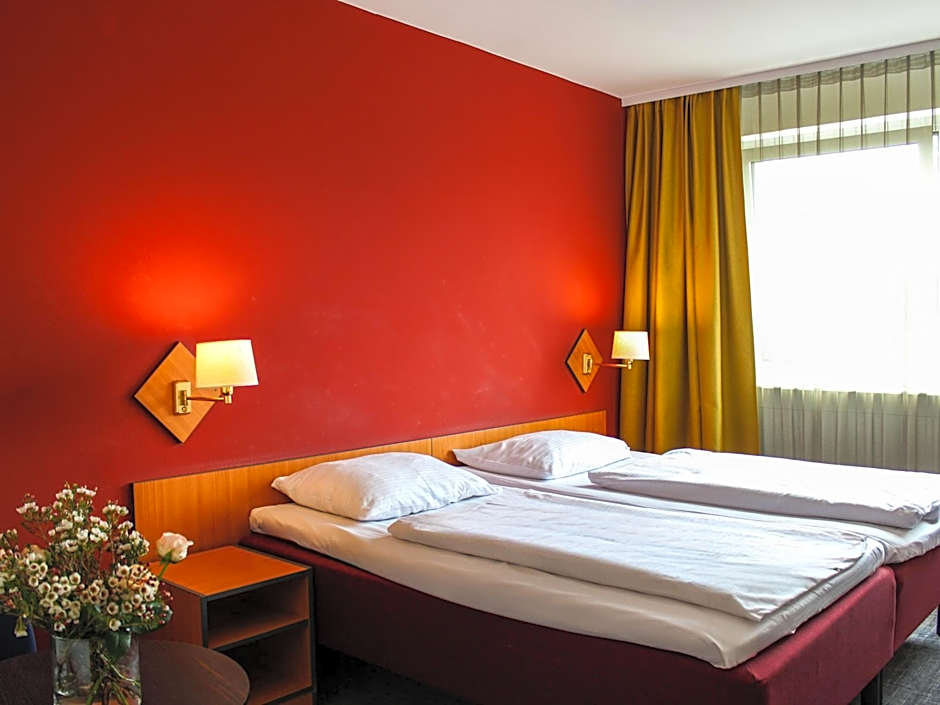 Good Morning + Berlin City East