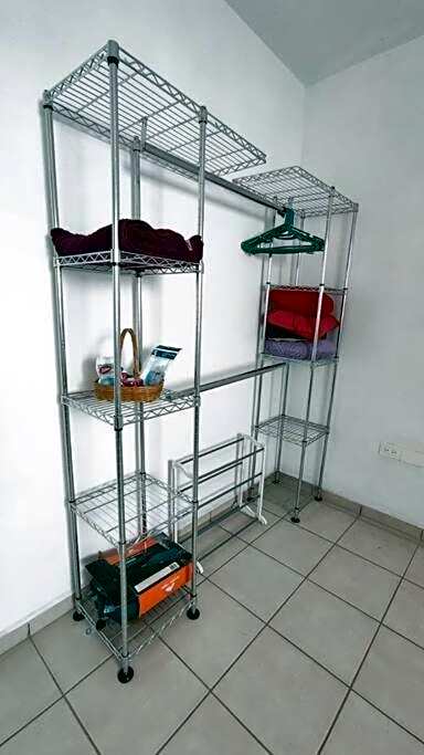 Hogar tranquilo, cerca de marina y plaza comercial