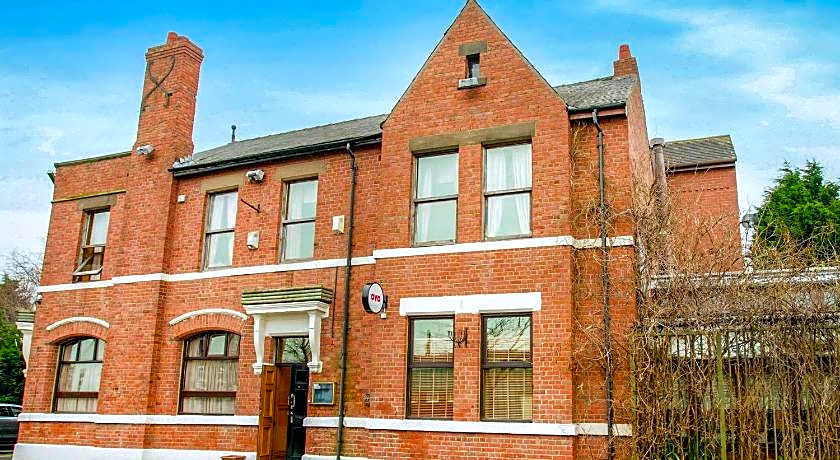 OYO The Rowers Hotel