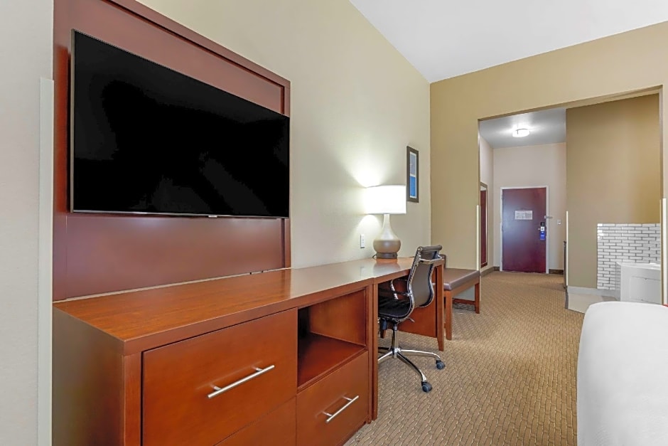 Comfort Suites