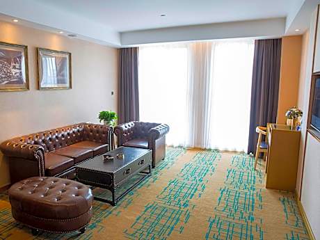 James Joyce - Feifan Business Suite With View