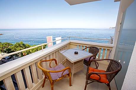 Studio with Sea View