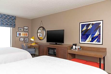 Double Room with Two Queen Beds and Bath Tub - Hearing Access/Non-Smoking