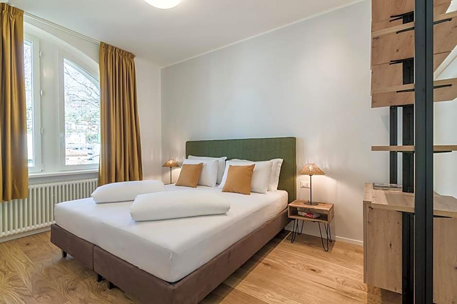 ELECTRIC Rooms & Suites